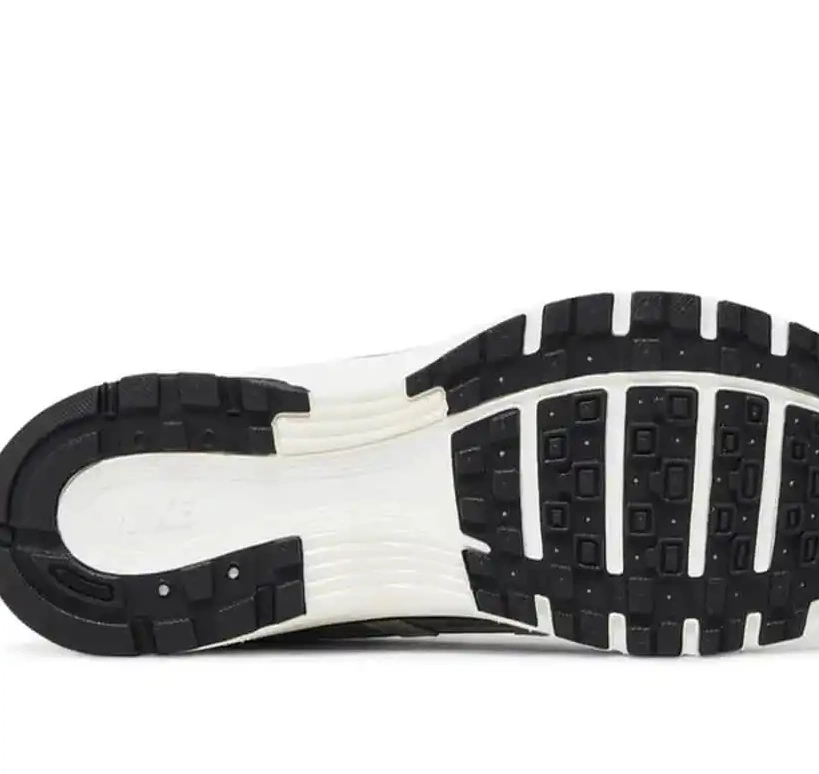P-6000 Silver Metallic Nike 0518